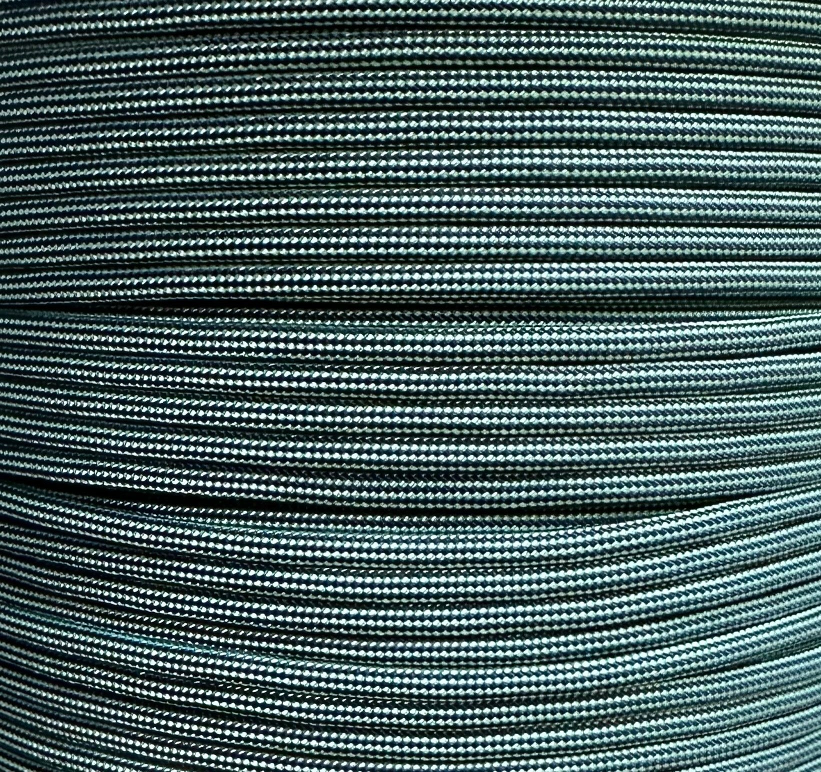 PARACORD 550 - MINT & BLACK STRIPE