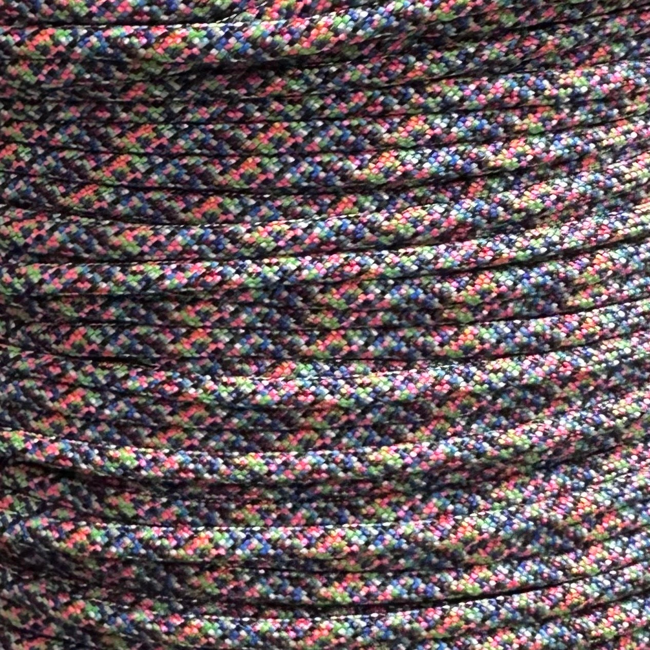 PARACORD 550 - RAINBOW (100ft Hank)