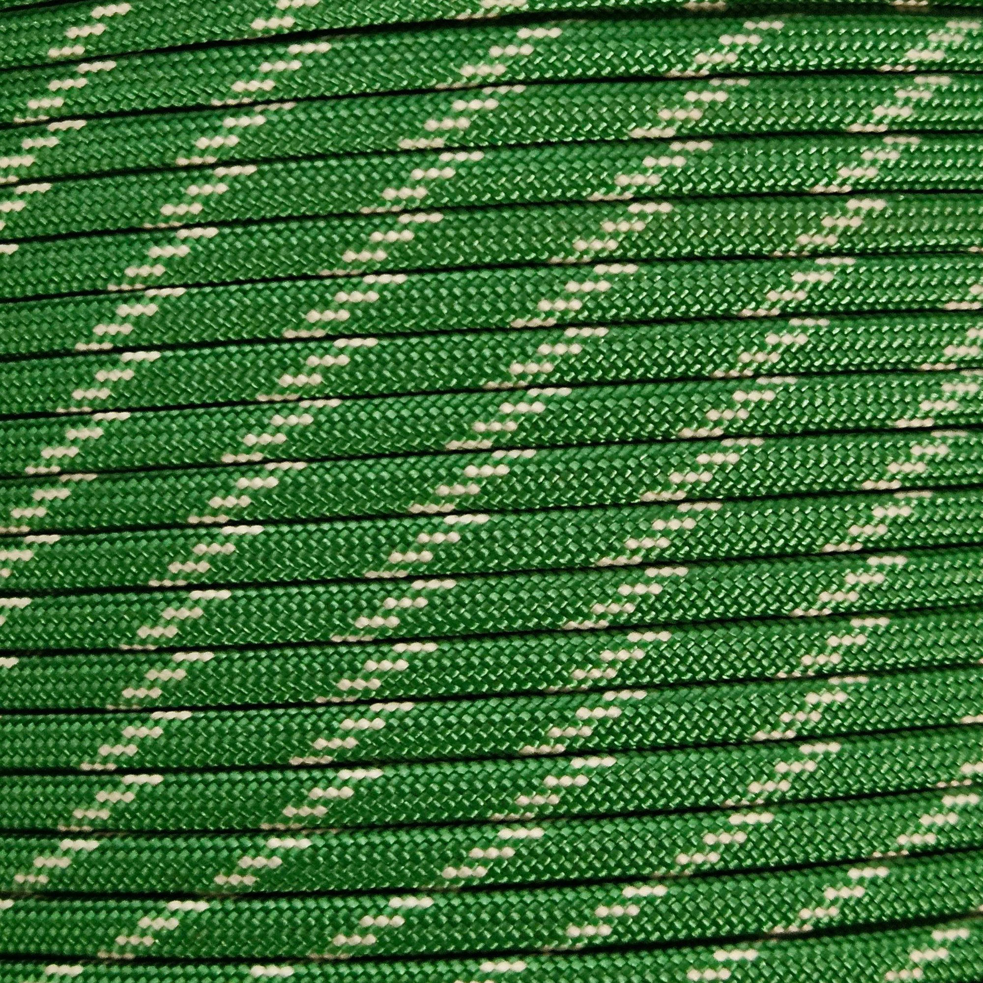 PARACORD 550 - KELLY GREENW/ 3GLOW IN THE DARK
